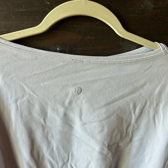Light Blue Lululemon Women's Top Size Medium Loose Fit - Picture 4 of 4